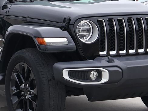 Used 2021 Jeep Wrangler Unlimited Sahara w/ Cold Weather Group image 8