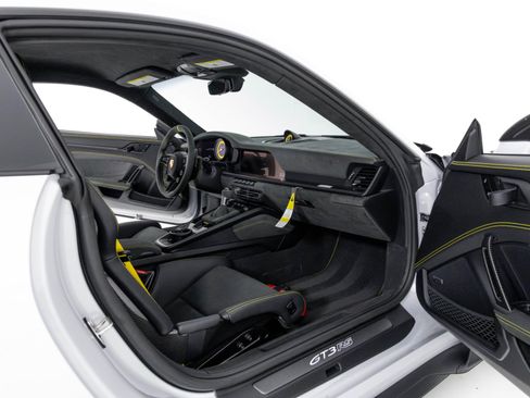 Used 2025 Porsche 911 GT3 RS RWD image 35