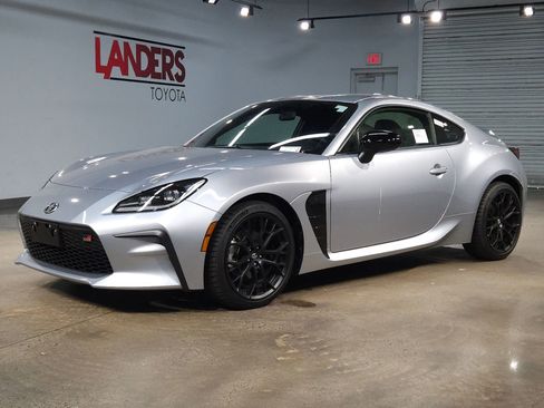 New 2025 Toyota GR86 Premium image 3
