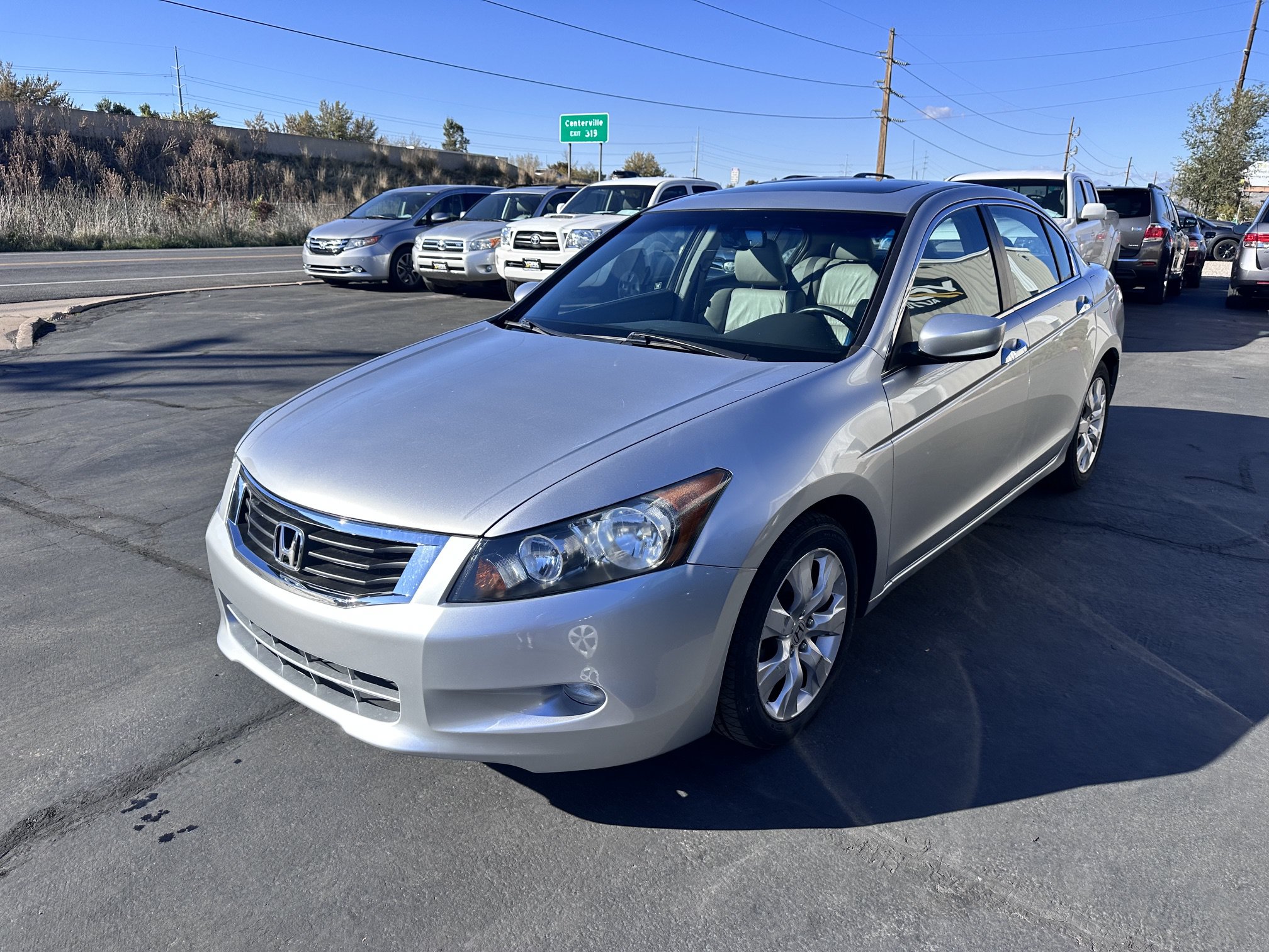 Used 2010 Honda Accord EX-L image 2