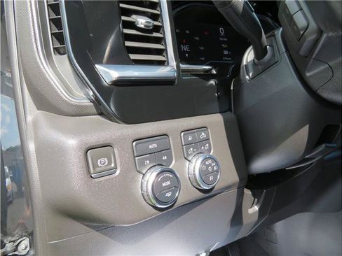 Used 2022 GMC Sierra 1500 Elevation w/ Preferred Package AWD/4WD image 11
