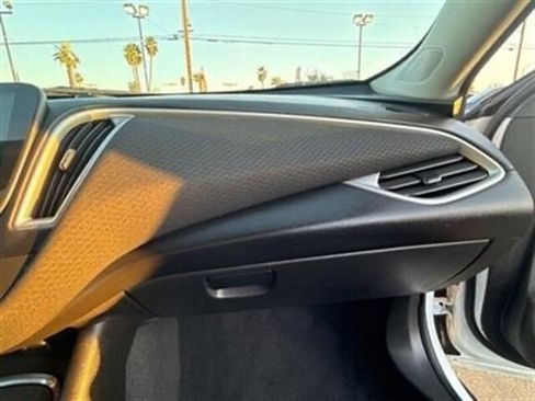 Used 2022 Chevrolet Malibu LT image 34