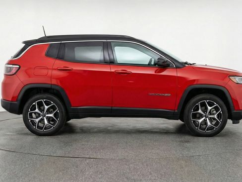 Used 2025 Jeep Compass Limited AWD/4WD image 11