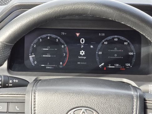 Used 2025 Toyota Tacoma TRD Off-Road AWD/4WD image 15