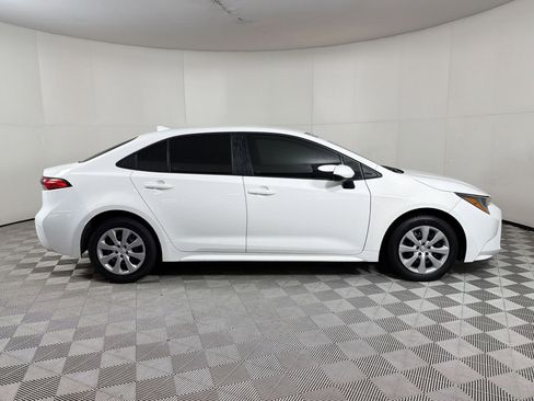 Used 2022 Toyota Corolla LE FWD image 8