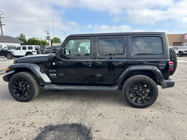 Used 2022 Jeep Wrangler Unlimited Sahara w/ Cold Weather Group AWD/4WD image 8