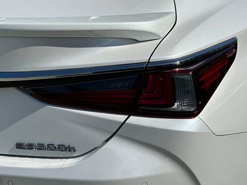 Used 2021 Lexus ES 300h w/ Premium Package FWD image 7