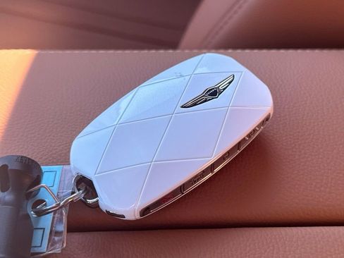 Used 2025 Genesis GV80 2.5T Advanced image 30