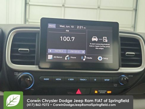 Used 2025 Hyundai Venue SEL FWD image 23
