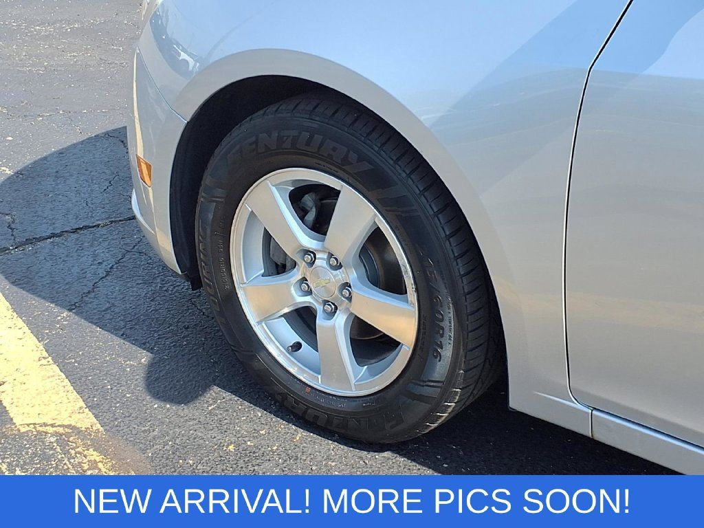 Used 2014 Chevrolet Cruze LT FWD image 25