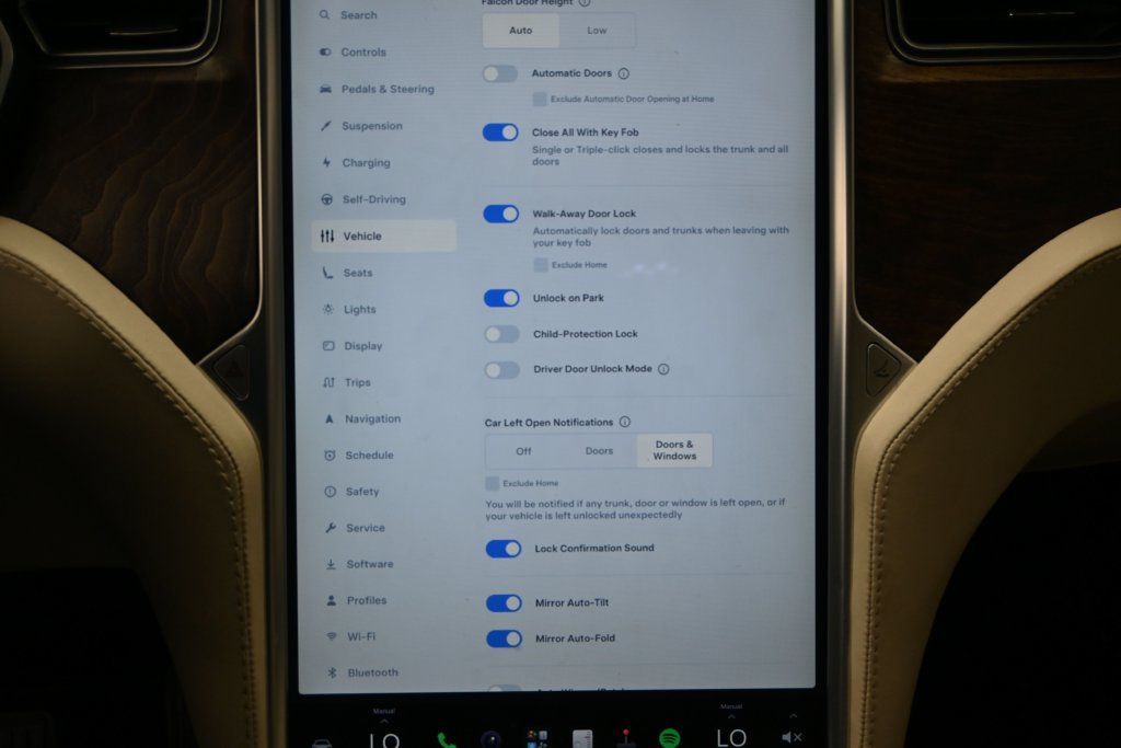 Used 2018 Tesla Model X 100D AWD/4WD image 23