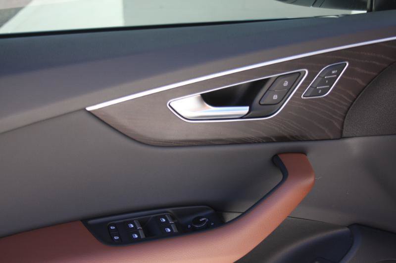 Used 2022 Audi Q8 Premium Plus w/ Premium Plus Package AWD/4WD image 21