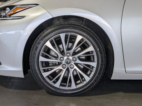 Used 2019 Lexus ES 300h w/ Premium Package FWD image 24