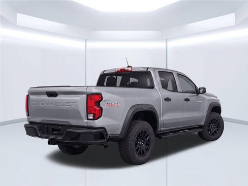 Used 2025 Chevrolet Colorado Trail Boss AWD/4WD image 4