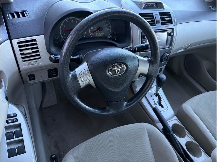 Used 2013 Toyota Corolla LE FWD image 2