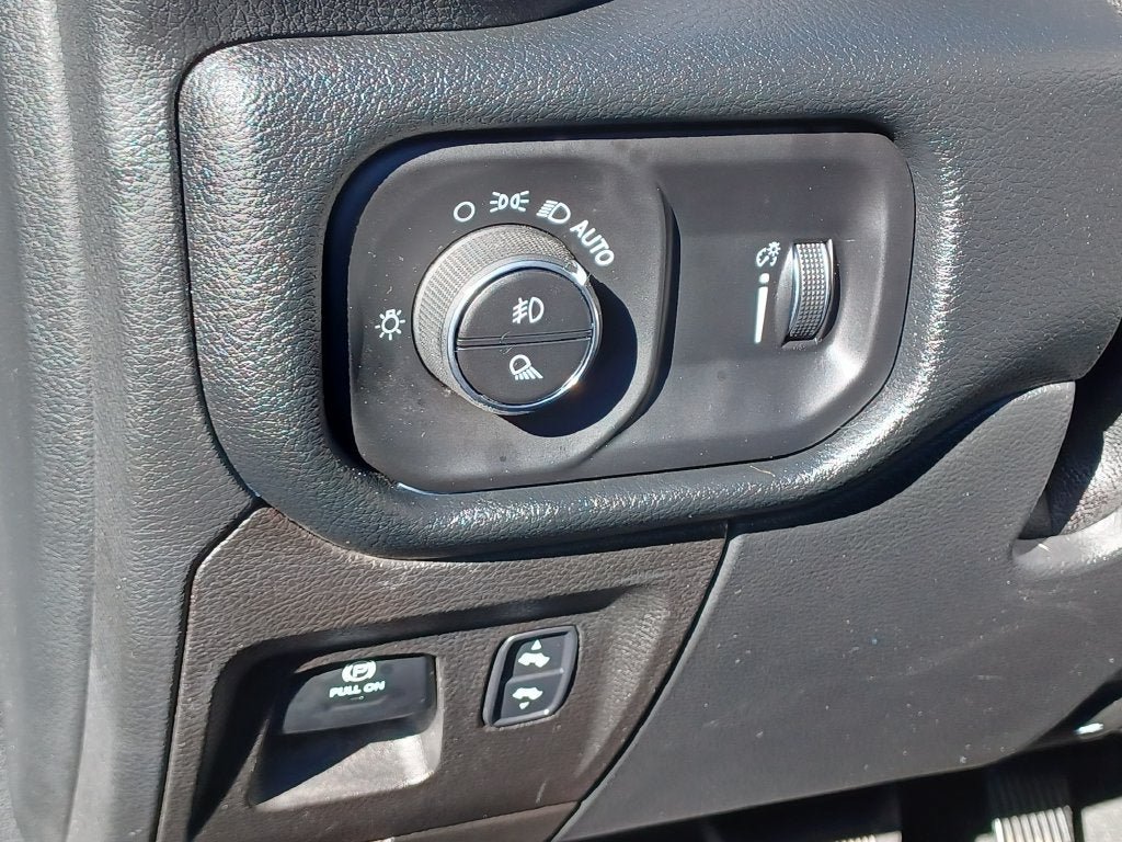 Used 2022 RAM 1500 Big Horn AWD/4WD image 9