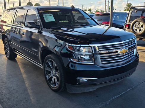 Used 2018 Chevrolet Suburban Premier image 3