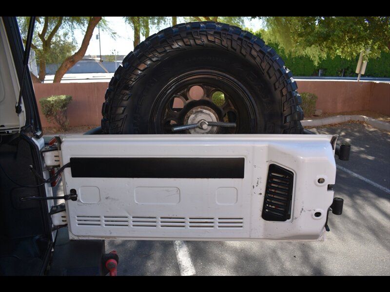 Used 2017 Jeep Wrangler Unlimited Sport w/ Quick Order Package 23S AWD/4WD image 23