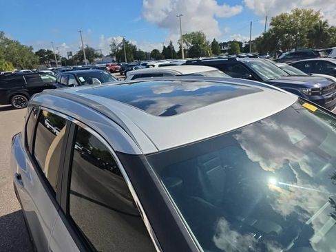 Used 2023 Nissan Rogue SV w/ SV Premium B Package FWD image 12