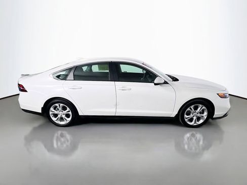 Used 2025 Honda Accord LX image 9