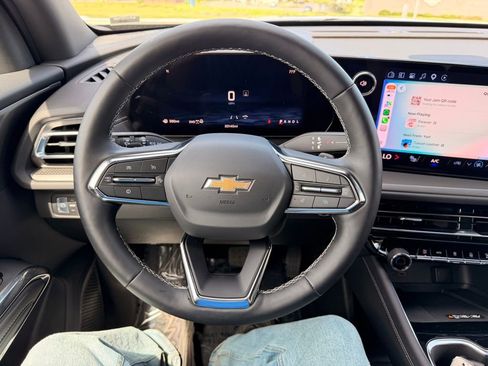 Used 2026 Chevrolet Traverse LT image 14