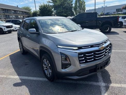 Used 2026 Chevrolet Equinox LT w/ Convenience Package II AWD/4WD image 8
