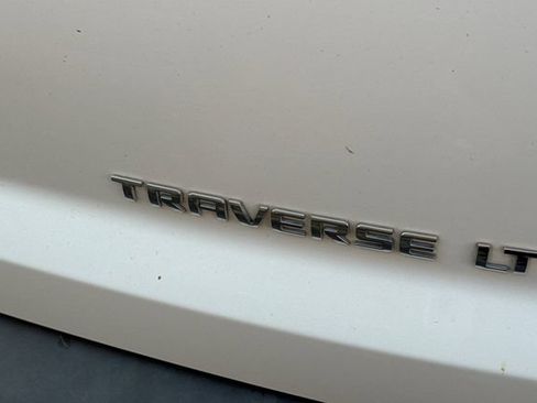 Used 2012 Chevrolet Traverse LT FWD image 7