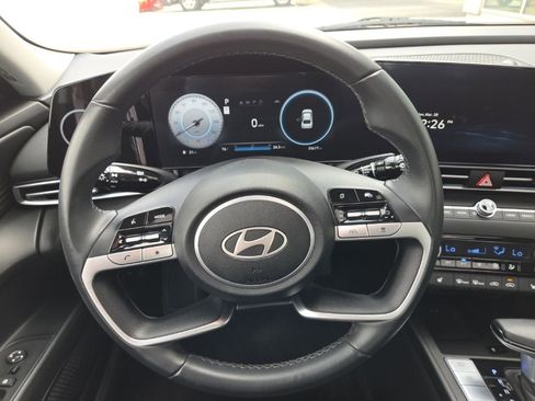 Used 2024 Hyundai Elantra SEL w/ Convenience Package image 31