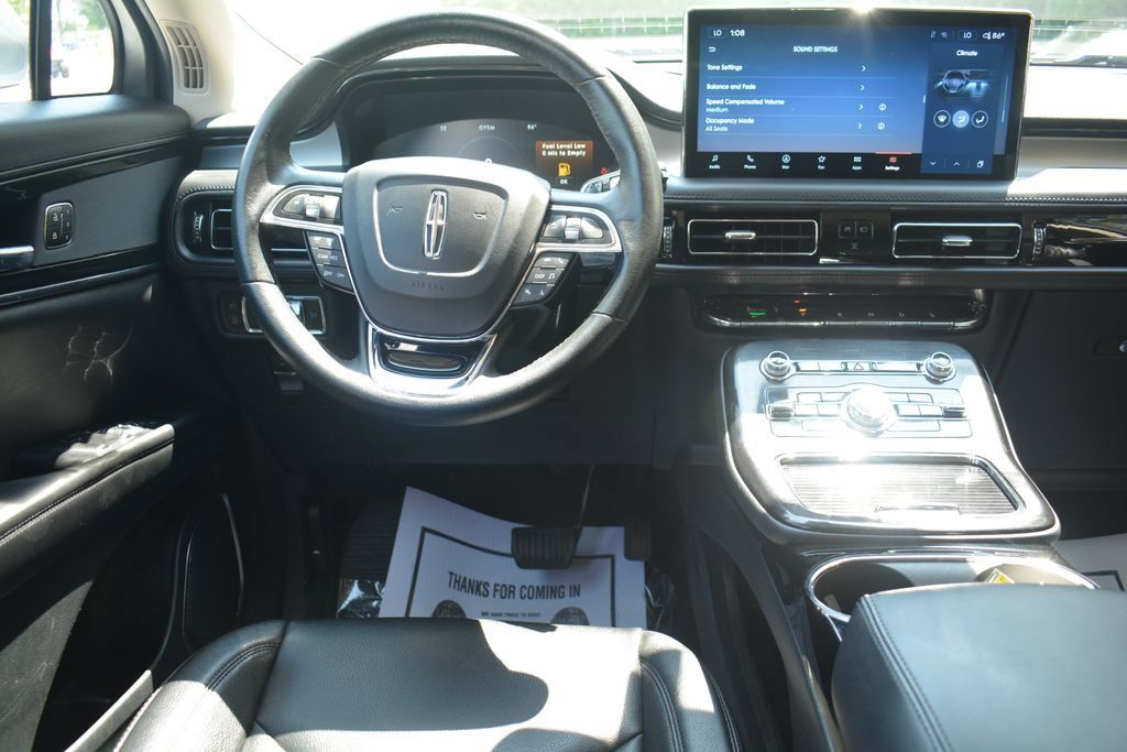 Used 2023 Lincoln Nautilus AWD w/ Premium Package image 3