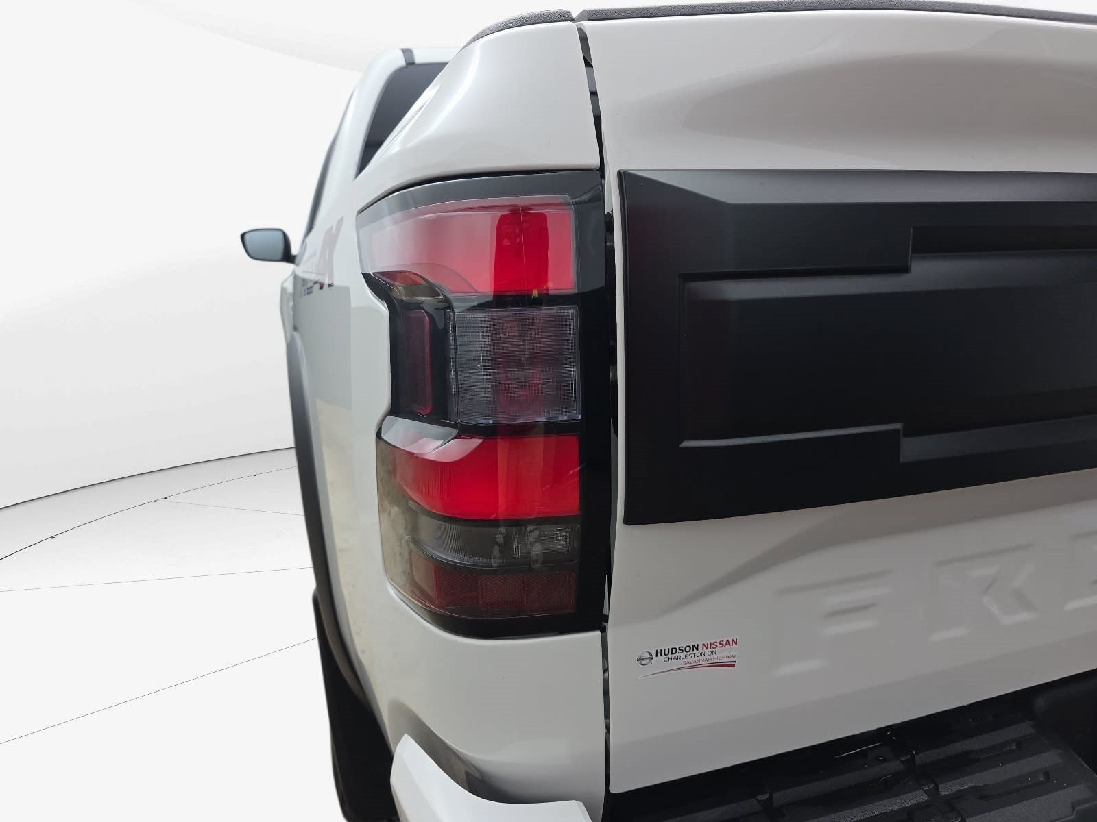 Used 2025 Nissan Frontier PRO-4X AWD/4WD image 32