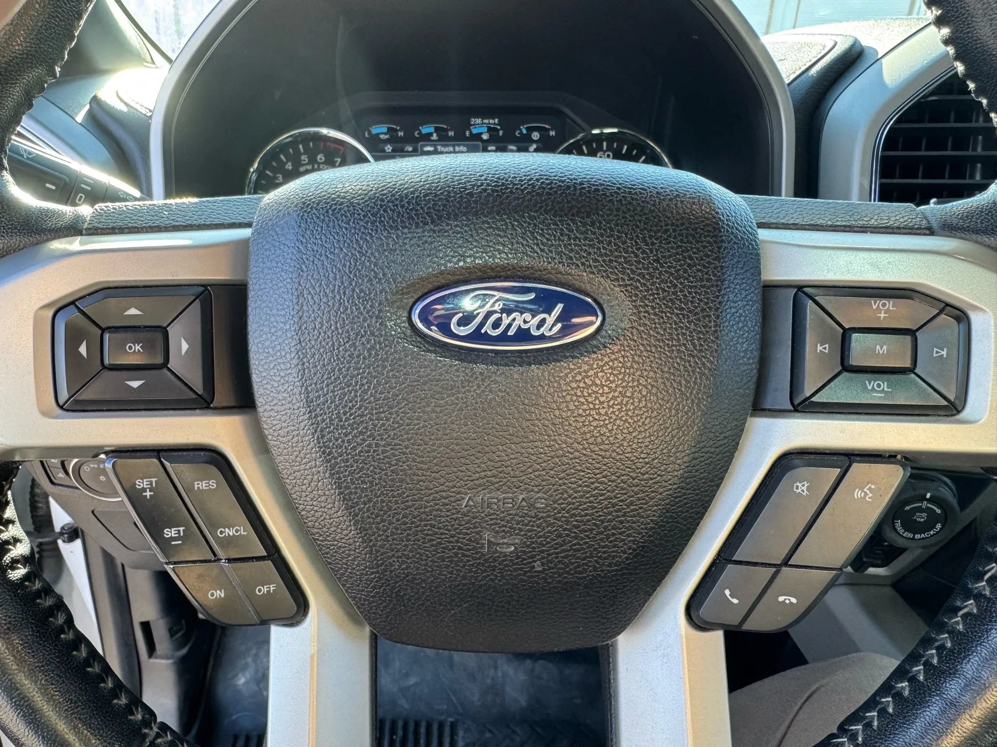 Used 2017 Ford F150 Lariat AWD/4WD image 26