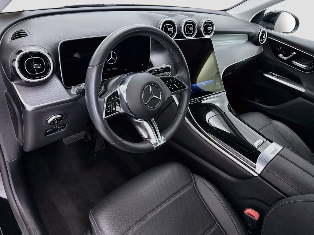 Used 2026 Mercedes-Benz GLC 300 image 9