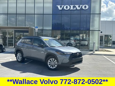 Used 2026 Toyota Corolla Cross LE FWD image 1