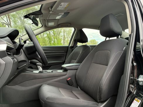 Used 2025 Nissan Altima 2.5 SV image 28