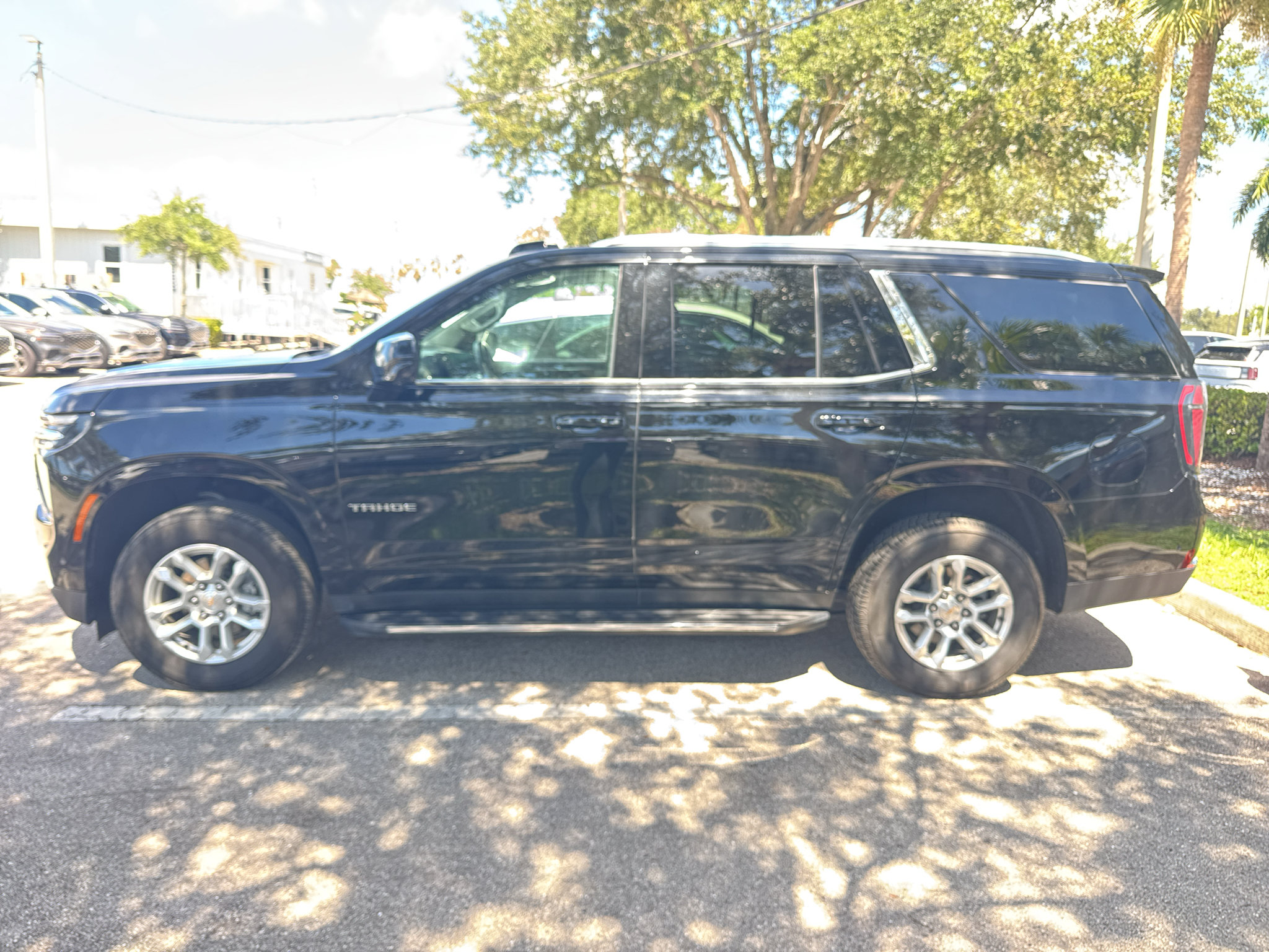 Used 2025 Chevrolet Tahoe LT RWD image 4
