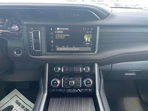 Used 2024 GMC Yukon Denali RWD image 28