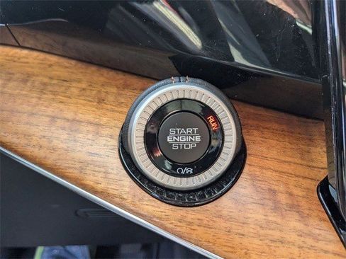 Used 2023 Jeep Grand Wagoneer Series III image 19