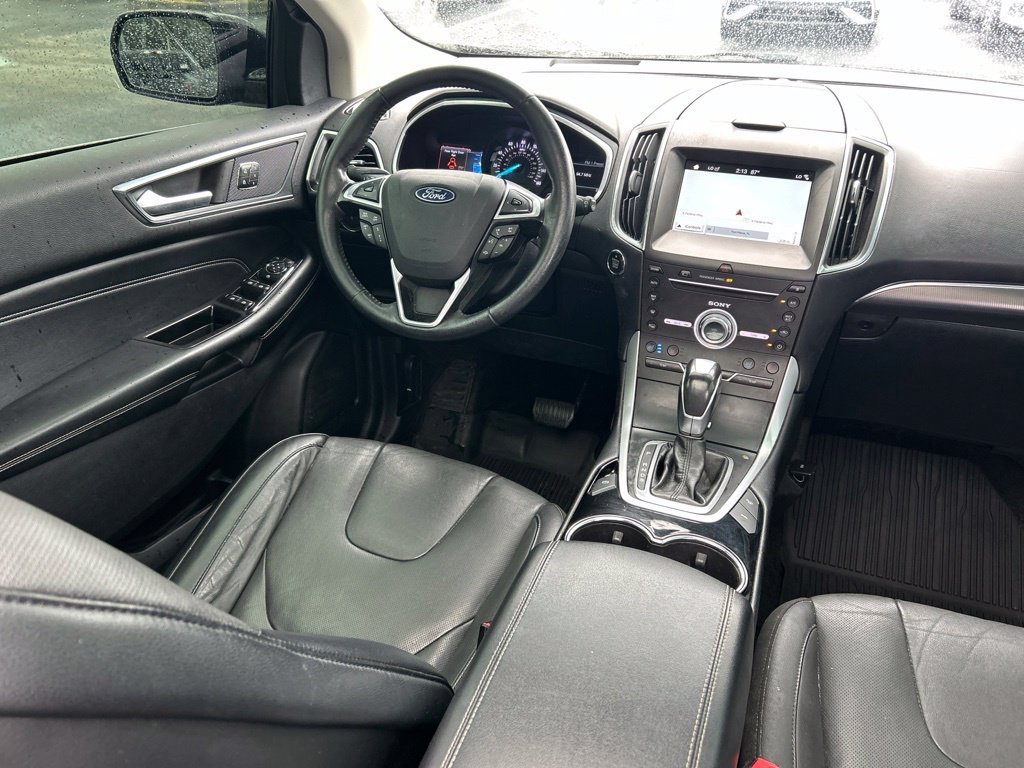 Used 2018 Ford Edge Titanium w/ Equipment Group 302A AWD/4WD image 9