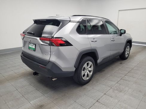 Used 2021 Toyota RAV4 LE FWD image 9