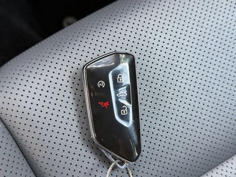 Used 2026 Volkswagen Tiguan SE AWD/4WD image 20