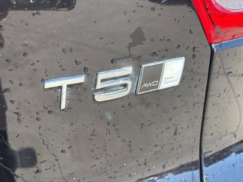 Used 2021 Volvo XC40 T5 Inscription w/ Protection Package Premier image 9