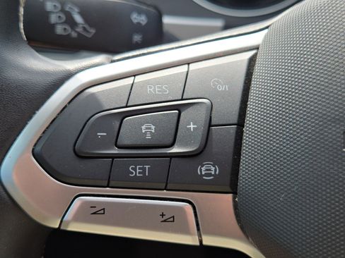 Used 2021 Volkswagen Atlas SE FWD image 23