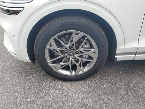 Used 2023 Genesis GV70 2.5T w/ Advanced Package image 4