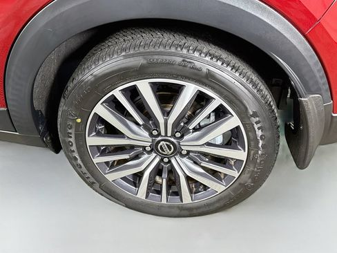 Certified 2021 Nissan Kicks SV FWD image 30