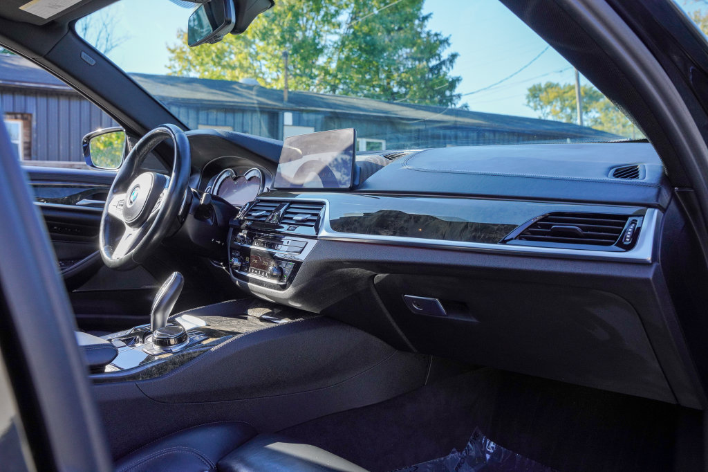Used 2018 BMW M550i xDrive AWD/4WD image 38