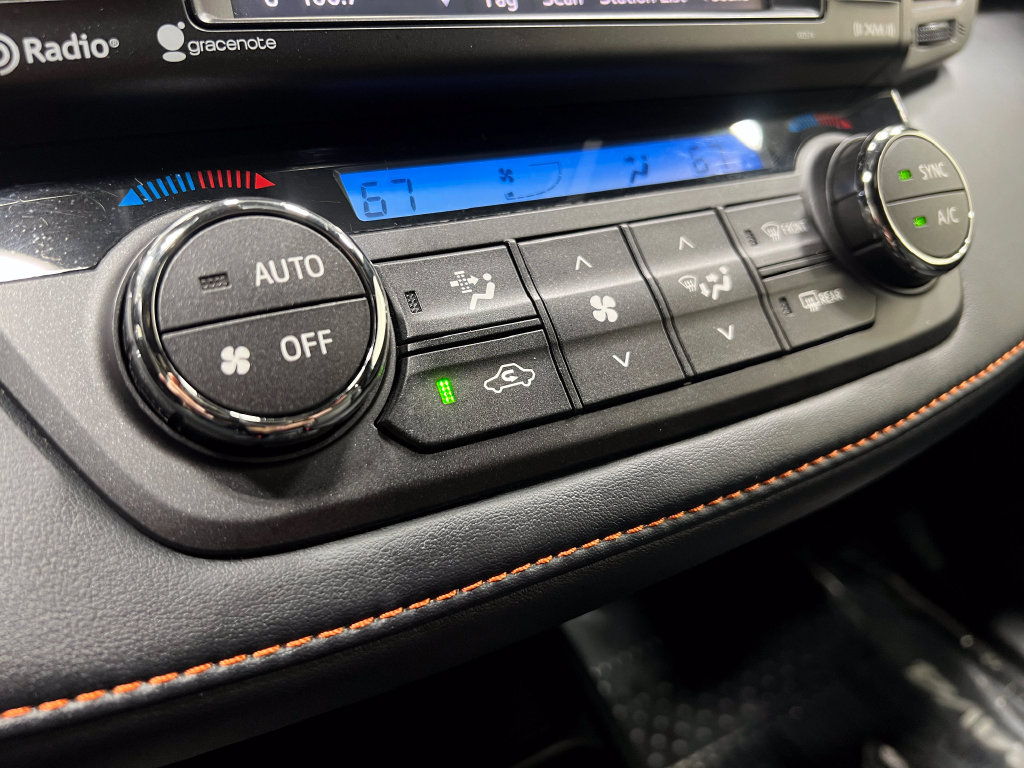 Used 2018 Toyota RAV4 SE w/ Power Extra Value Package AWD/4WD image 25