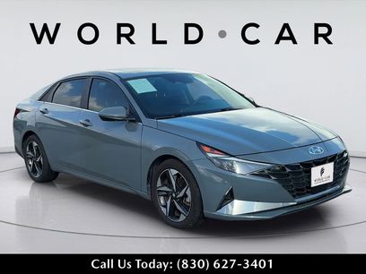 Used 2022 Hyundai Elantra SEL w/ Convenience + Premium Package