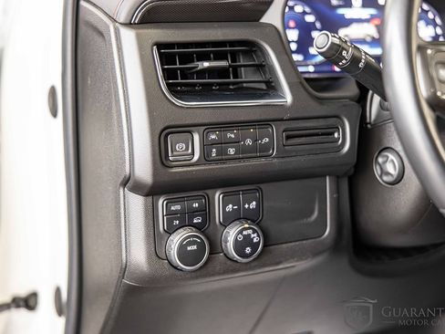 Used 2022 Chevrolet Suburban RST w/ Luxury Package image 23