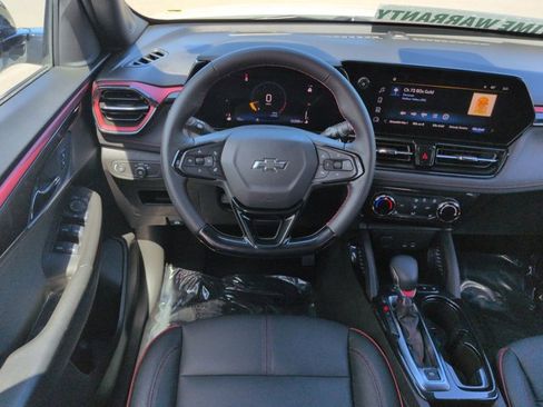 Used 2025 Chevrolet TrailBlazer RS w/ Driver Confidence Package FWD image 17