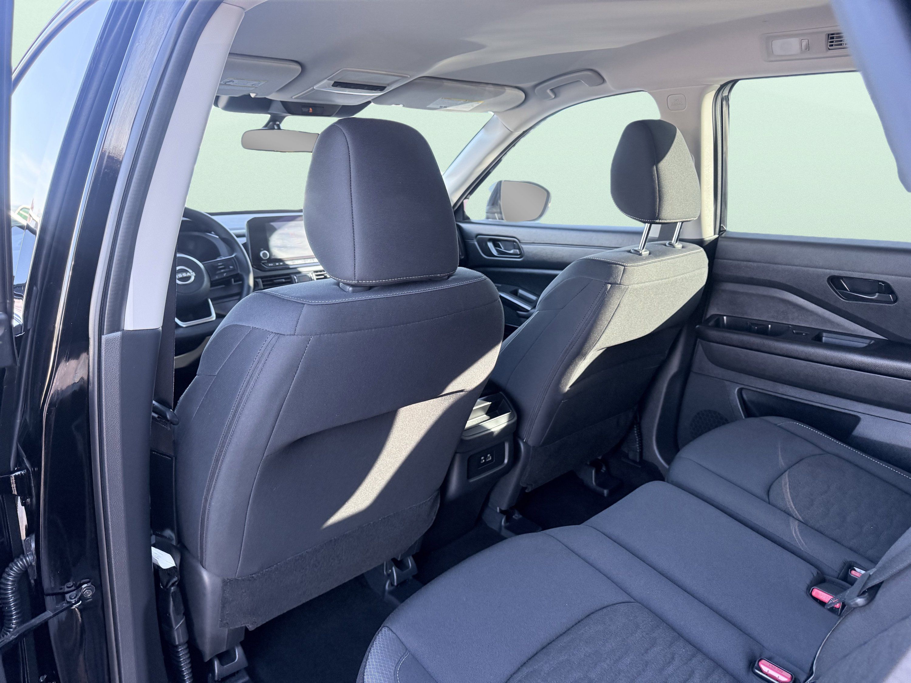 Used 2025 Nissan Pathfinder S AWD/4WD image 30